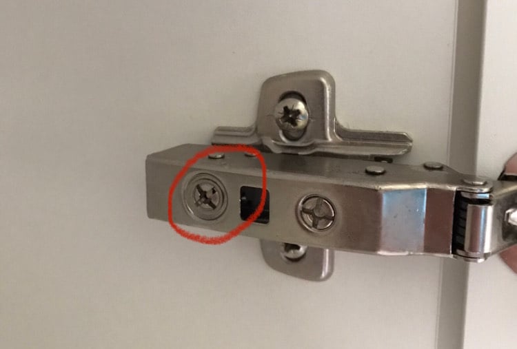 How to Adjust Kitchen Doors